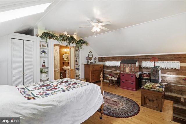 351 WHITETAIL DR, Berkeley Springs, WV 25411