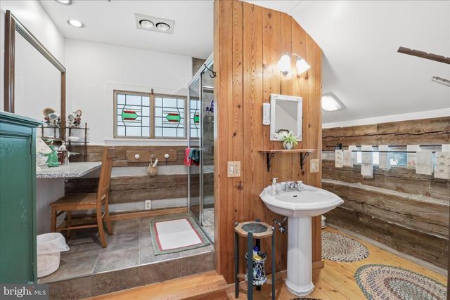 351 WHITETAIL DR, Berkeley Springs, WV 25411