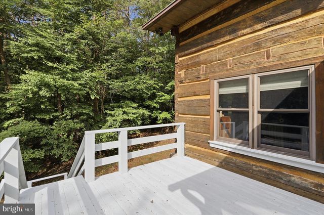 351 WHITETAIL DR, Berkeley Springs, WV 25411