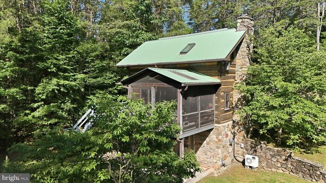 351 WHITETAIL DR, Berkeley Springs, WV 25411
