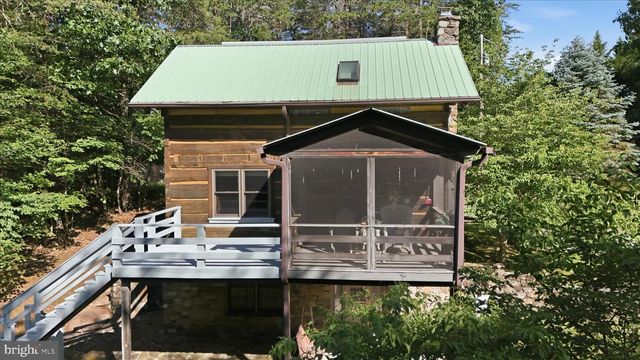 351 WHITETAIL DR, Berkeley Springs, WV 25411