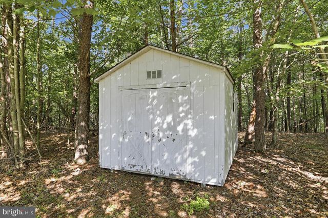 351 WHITETAIL DR, Berkeley Springs, WV 25411