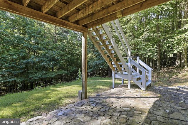 351 WHITETAIL DR, Berkeley Springs, WV 25411