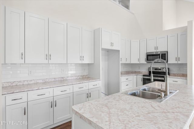 102 Huntington Blvd, Madisonville, TN 37354