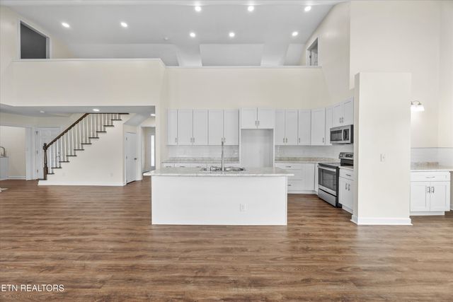 102 Huntington Blvd, Madisonville, TN 37354