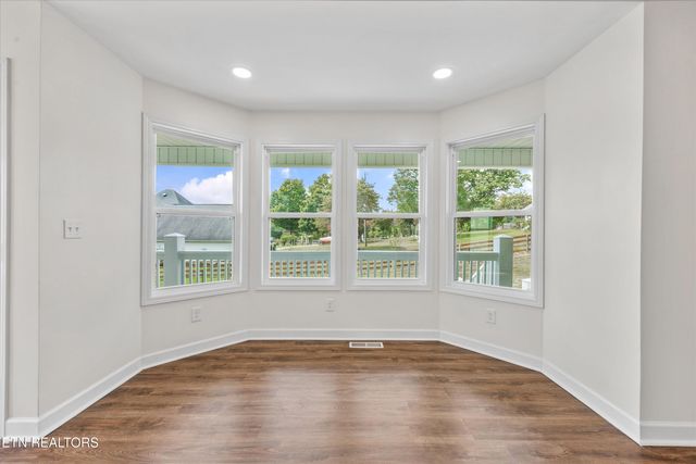 102 Huntington Blvd, Madisonville, TN 37354