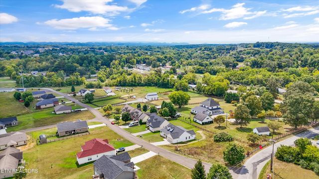 102 Huntington Blvd, Madisonville, TN 37354