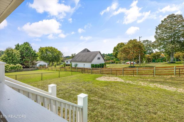 102 Huntington Blvd, Madisonville, TN 37354