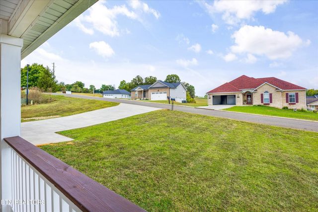 102 Huntington Blvd, Madisonville, TN 37354