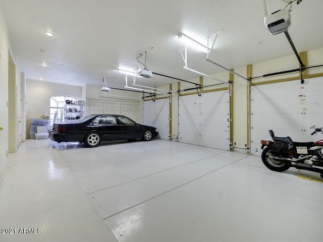 8704 E LOS GATOS Drive, Scottsdale, AZ 85255