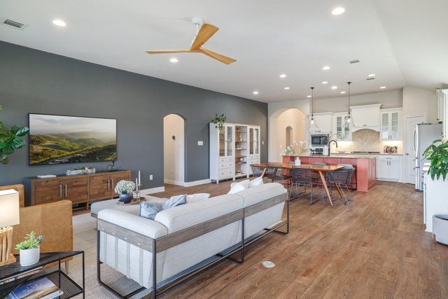 173 Santa Maria ST, Georgetown, TX 78628