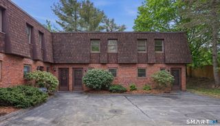 27 Burgoyne Street APT E, West Hartford, CT 06110