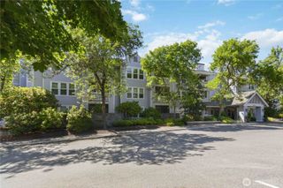 3941 226th Place SE #103, Issaquah, WA 98029