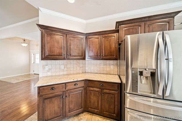 3823 Oakwood Drive, Pryor, OK 74361