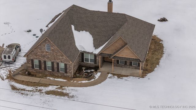 3823 Oakwood Drive, Pryor, OK 74361