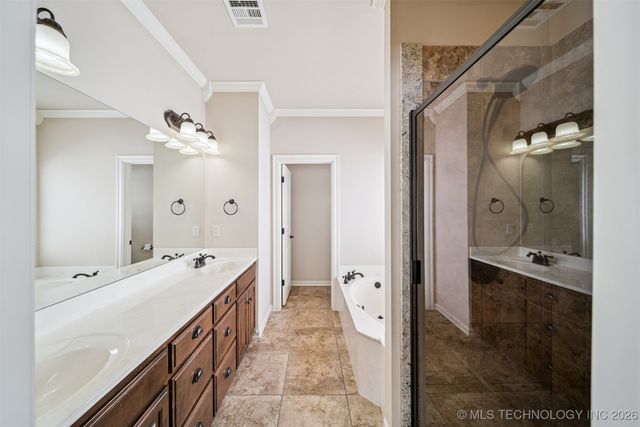 3823 Oakwood Drive, Pryor, OK 74361