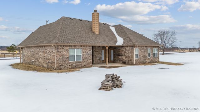 3823 Oakwood Drive, Pryor, OK 74361