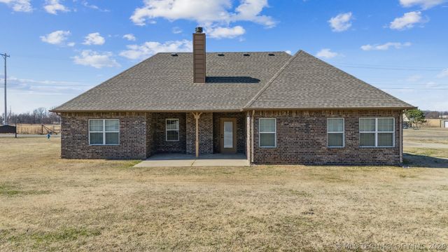 3823 Oakwood Drive, Pryor, OK 74361