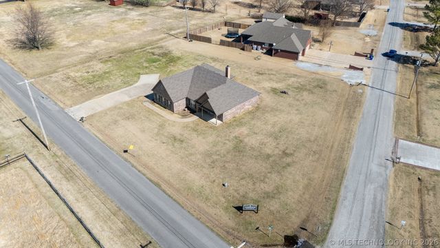 3823 Oakwood Drive, Pryor, OK 74361
