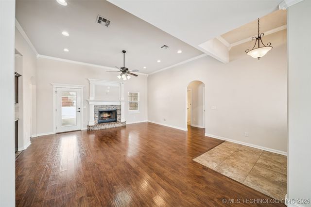 3823 Oakwood Drive, Pryor, OK 74361