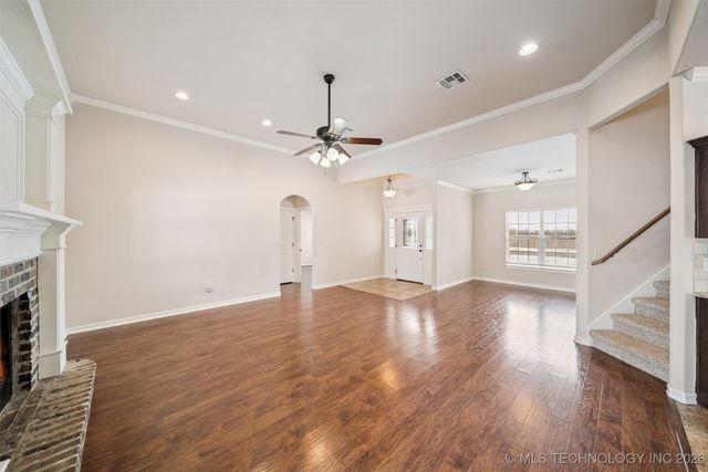 3823 Oakwood Drive, Pryor, OK 74361