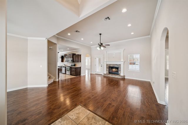 3823 Oakwood Drive, Pryor, OK 74361