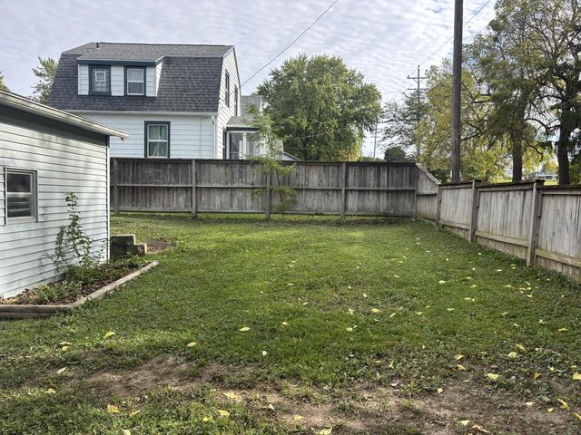 219 E Water STREET, Watertown, WI 53094