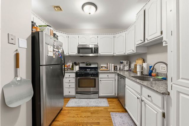 2422 N Seminary Avenue, Chicago, IL 60614