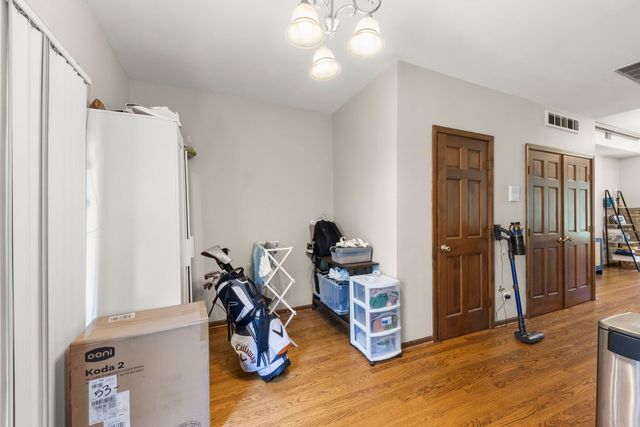 2422 N Seminary Avenue, Chicago, IL 60614