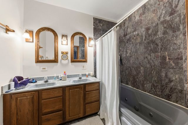 2422 N Seminary Avenue, Chicago, IL 60614