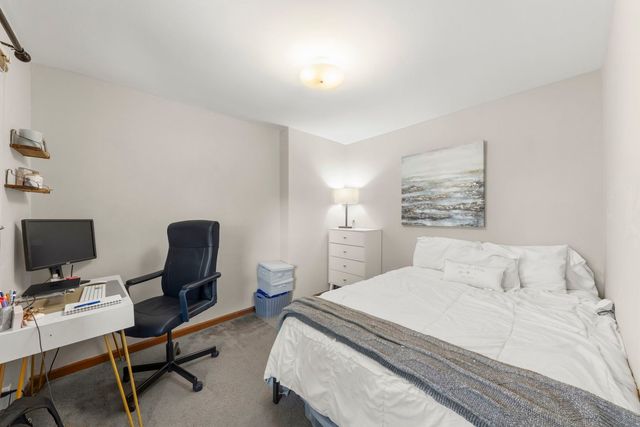 2422 N Seminary Avenue, Chicago, IL 60614