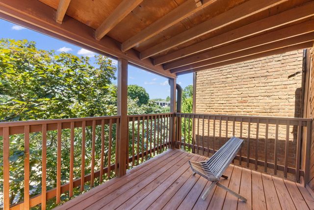 2422 N Seminary Avenue, Chicago, IL 60614