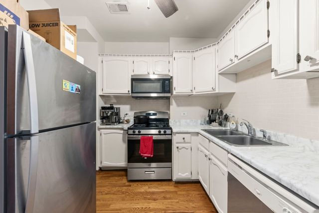 2422 N Seminary Avenue, Chicago, IL 60614