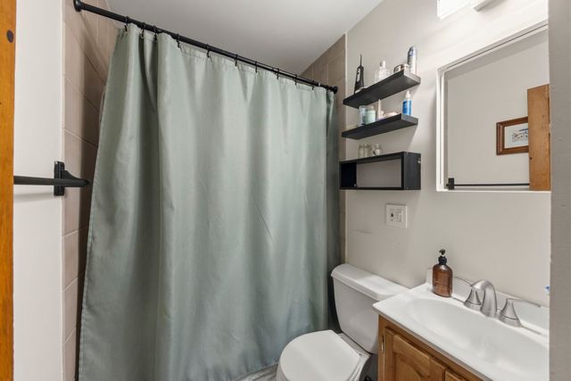 2422 N Seminary Avenue, Chicago, IL 60614