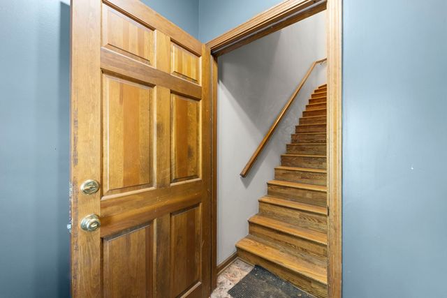 2422 N Seminary Avenue, Chicago, IL 60614
