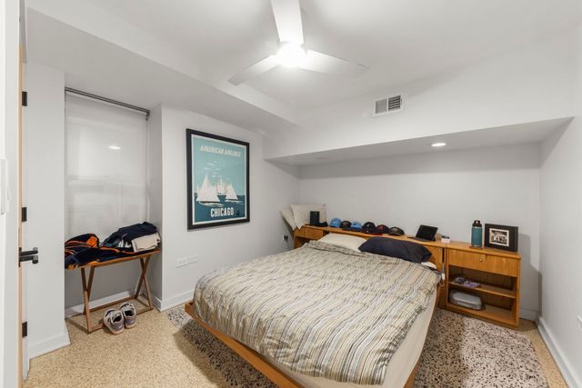 2422 N Seminary Avenue, Chicago, IL 60614