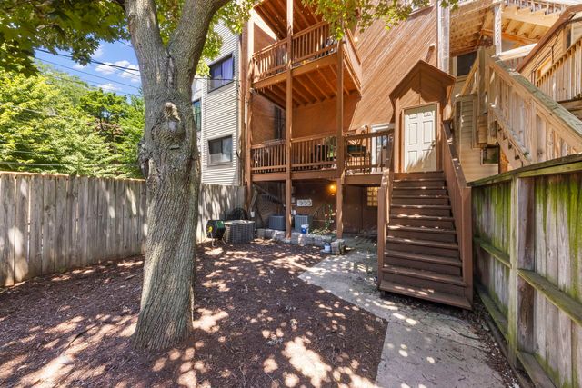 2422 N Seminary Avenue, Chicago, IL 60614