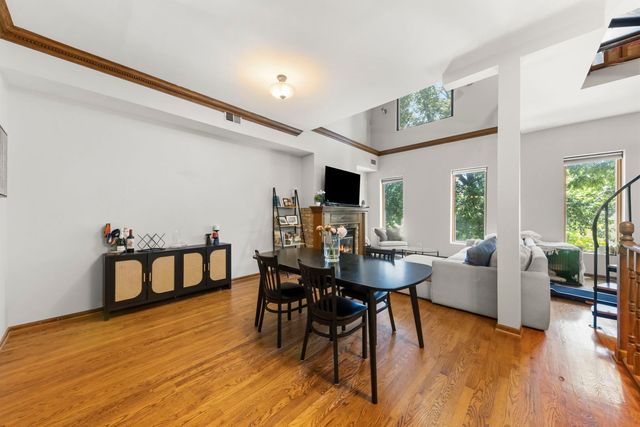 2422 N Seminary Avenue, Chicago, IL 60614