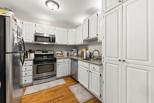 2422 N Seminary Avenue, Chicago, IL 60614