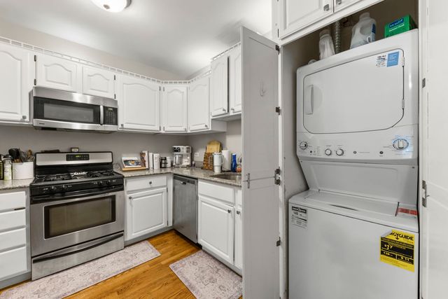 2422 N Seminary Avenue, Chicago, IL 60614