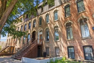 2422 N Seminary Avenue, Chicago, IL 60614