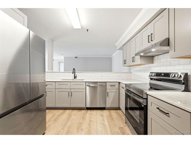 5667 S Urban St 201, Littleton, CO 80127