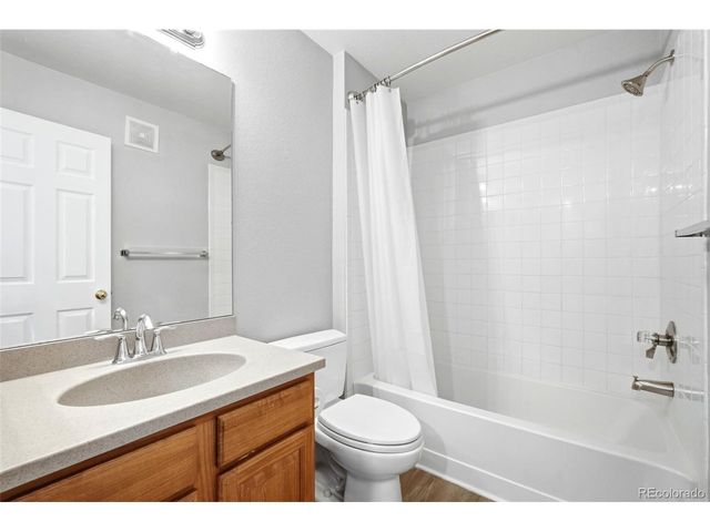5667 S Urban St 201, Littleton, CO 80127