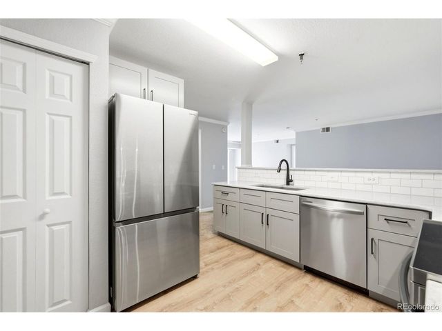5667 S Urban St 201, Littleton, CO 80127