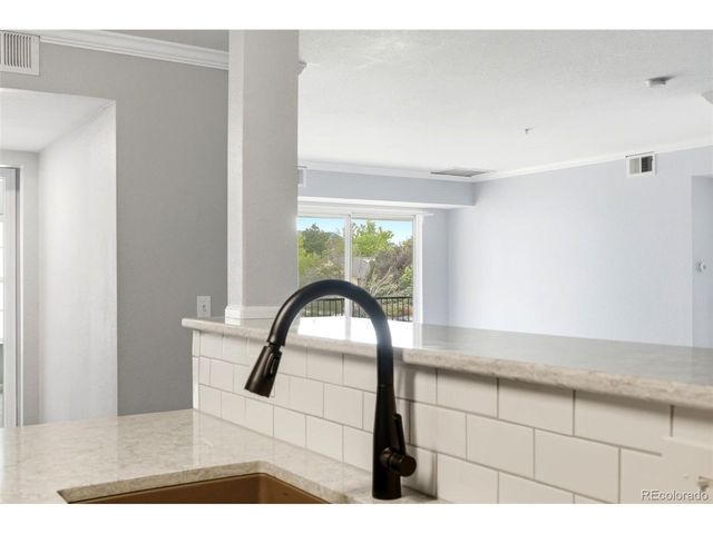 5667 S Urban St 201, Littleton, CO 80127