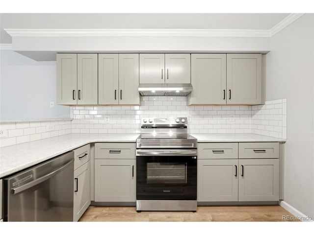 5667 S Urban St 201, Littleton, CO 80127