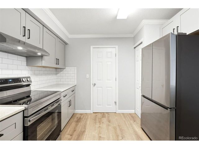 5667 S Urban St 201, Littleton, CO 80127
