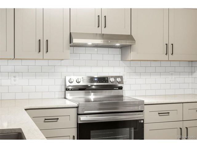 5667 S Urban St 201, Littleton, CO 80127