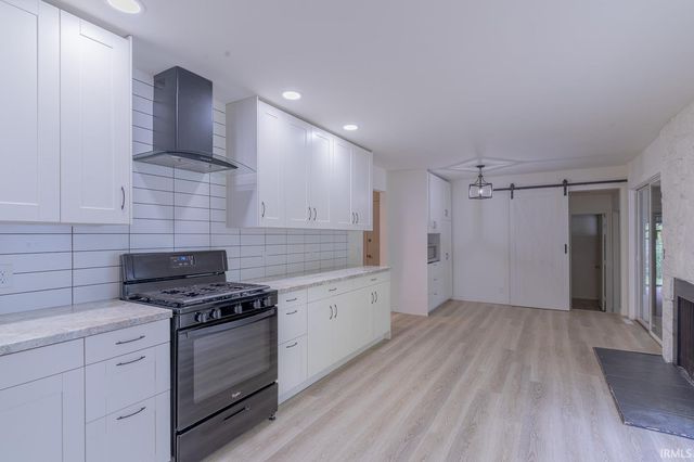 51843 Trowbridge Lane, South Bend, IN 46637