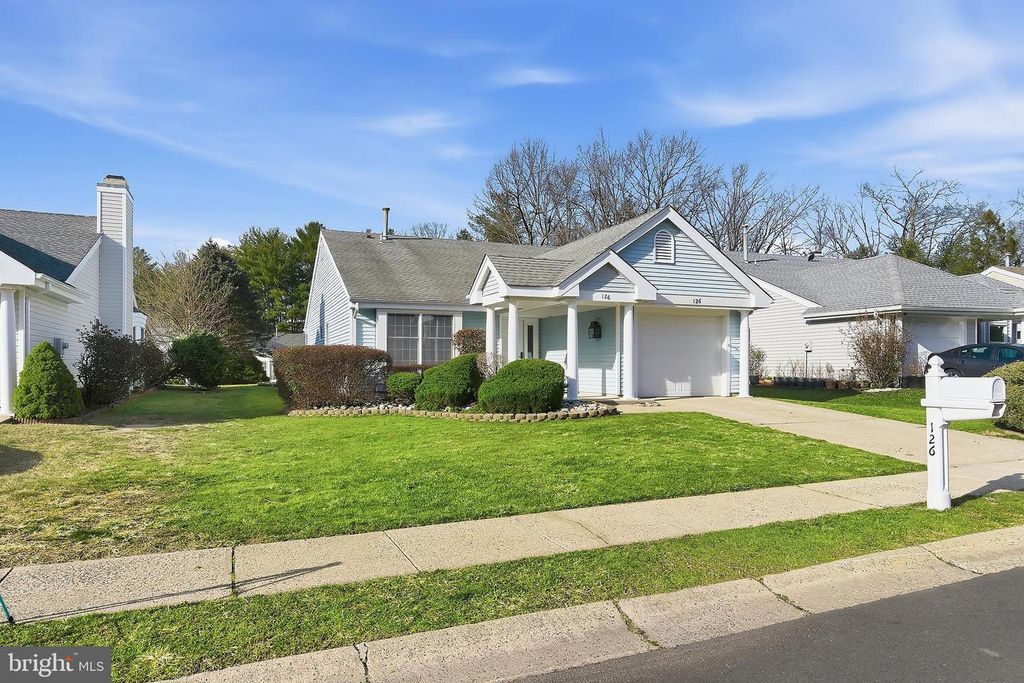 126 CARDIGAN CT, Manchester Township, NJ 08759